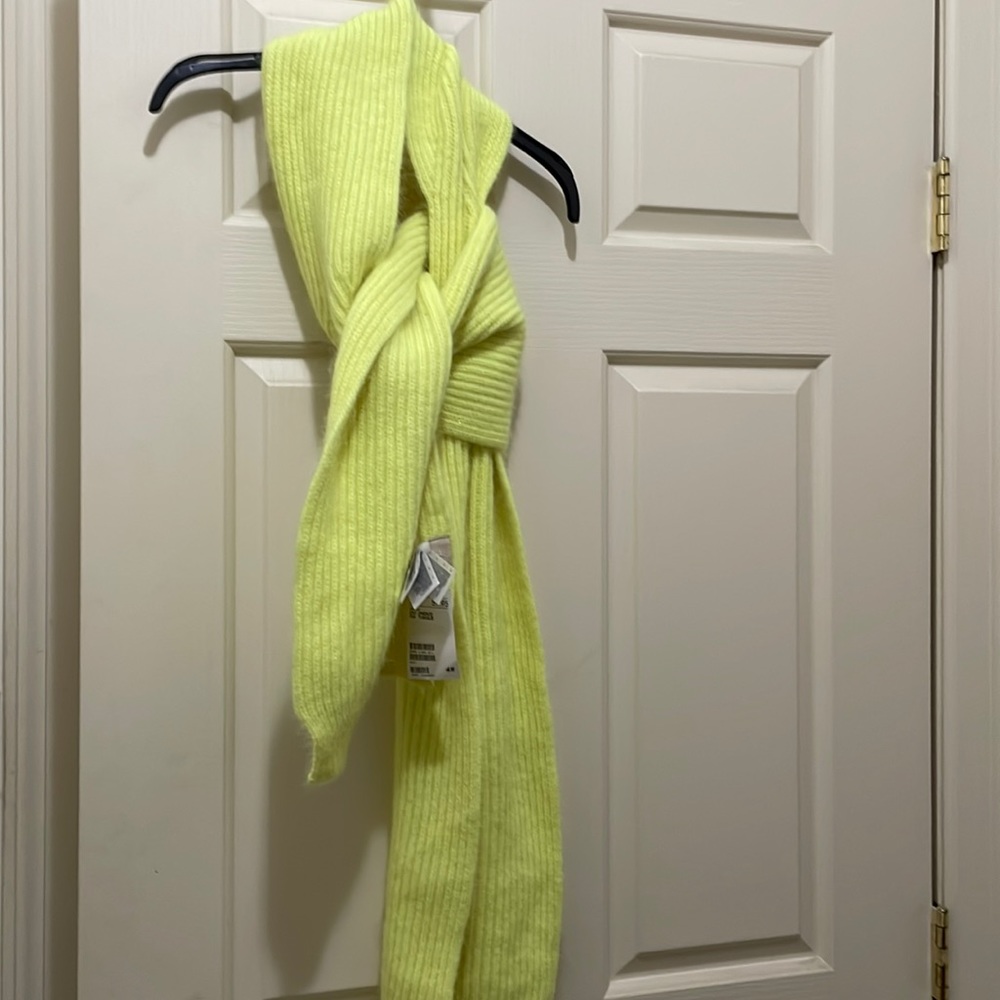 H&M yellow angora blend scarf